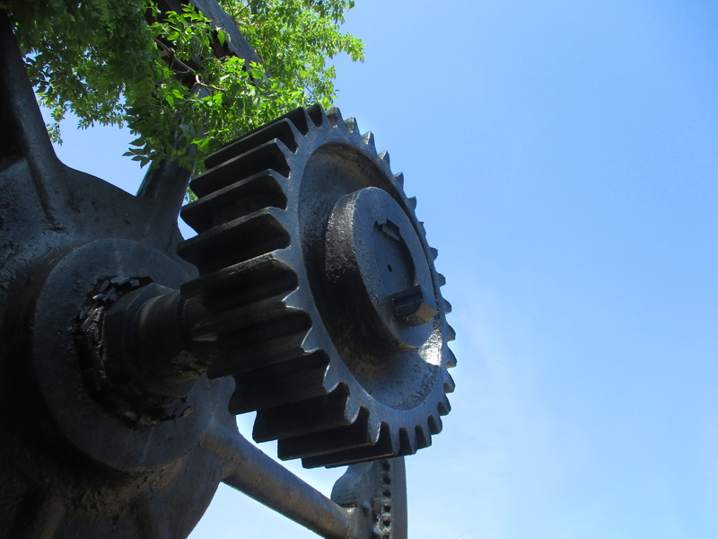 industry, device, sky, metal, day, mechanics, architecture, machinery, 5K, technology, no people, tree, structure, blue, outdoors, machine part, metallurgy