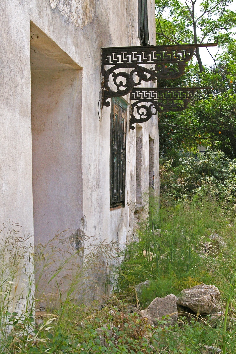 built structure, solid, architecture, masonry, historically, outdoors, fishing village, plant, greece, hauswand, ruin, romantic, window decorations, communication
