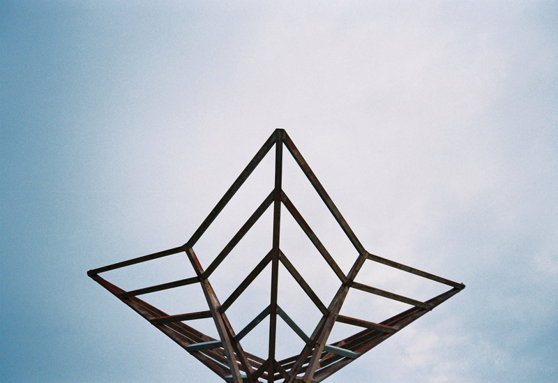 outdoor play equipment, abstract, geometric shape, 2K, architecture, sky, copy space, built structure, no people, clear sky, decoration, roadside, day