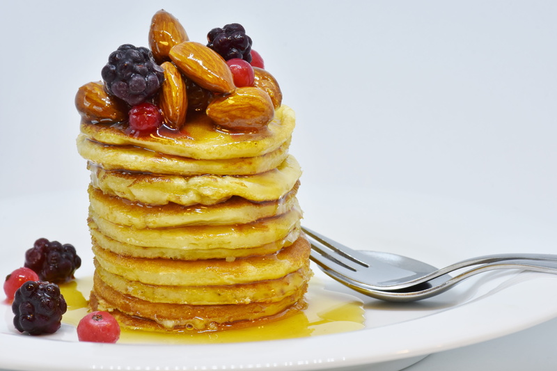 snack, pastries, blackberries, indulgence, healthy eating, brand, milk flour, eat, breakfast, sugar, sweet, ready-to-eat, food, cake, nuts, egg, honey