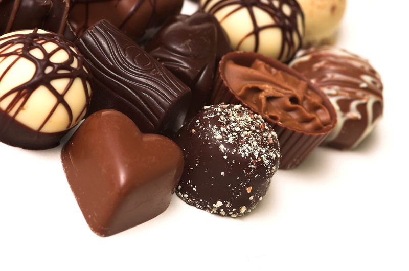 dark Chocolate, indulgence, white, refreshment, dark, candy, heap, white Chocolate, indoors, sugar, chocolate, brown, ready-to-eat, close-up, chocolates