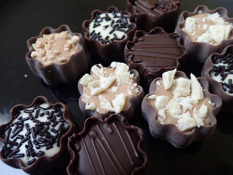 indulgence, Pralines, cupcake, Chocolate, candy, gourmet, unhealthy Eating, chocolate background, temptation, indoors, high angle view, food and drink