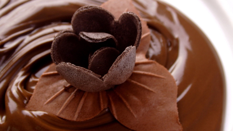 snack, refreshment, cream, large group of objects, valentines day - holiday, baked, rose, studio Shot, food And Drink, temptation, wood - material, sweet Food