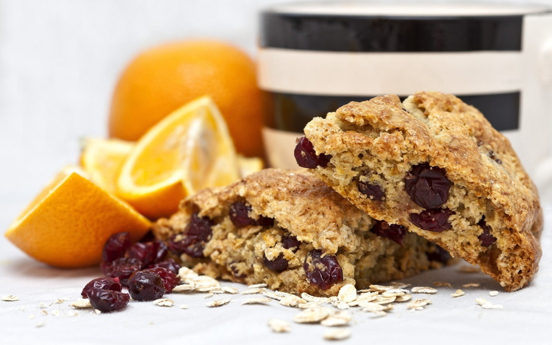 food, cookies, indoors, raisin, fruits, freshness, cookie, dietary fiber, baked, no people, food and drink, chocolate chip, chocolate chip cookie, close-up