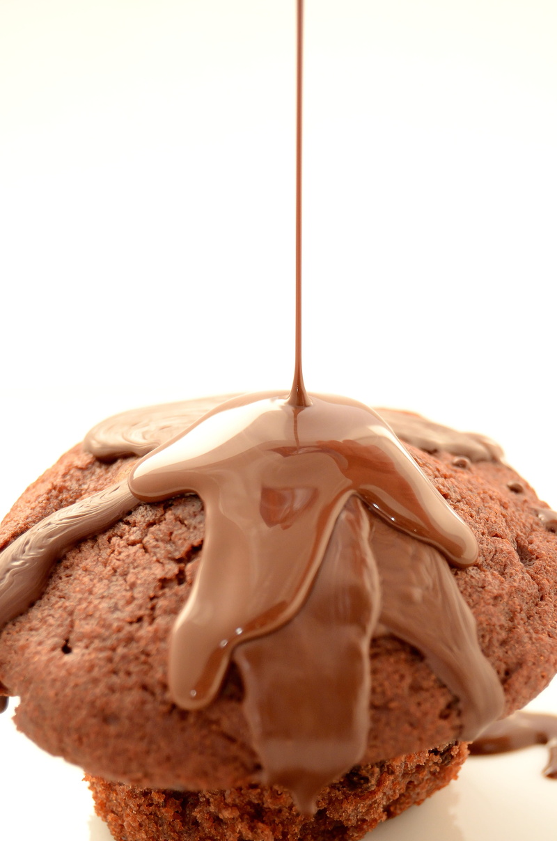 baked, snack, white background, freshness, temptation, still life, brown, studio shot, no people, muffin, melting, syrup, 4K, cake, pastry, dairy product