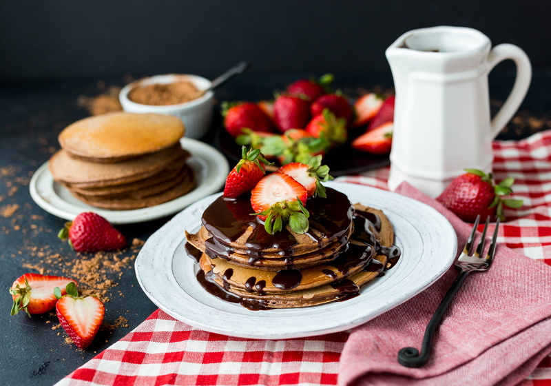 berry fruit, cake, strawberry, indulgence, 4K, vegetarian food, breakfast, syrup, food, yummy, kitchen utensil, plate, pastry, sweet, fruit, baked pastry item