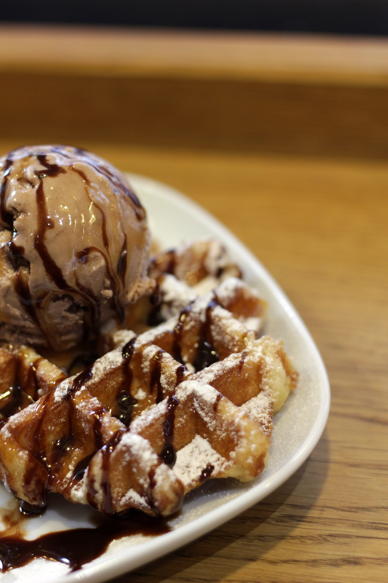 waffle, close-up, crockery, frozen food, ready-to-eat, indulgence, temptation, food and drink, sweet food, dessert, freshness, indoors, focus on foreground