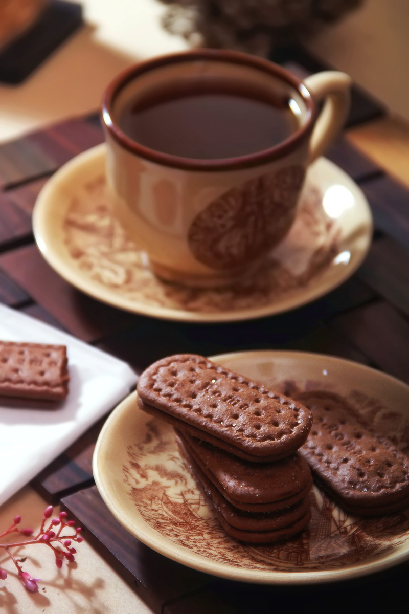 plate, biscuits, tasty, coffee, 2K, indoors, freshness, refreshment, food and drink, hot drink, breakfast, drink, ceramic, morning, food, coffee cup, hot chocolate