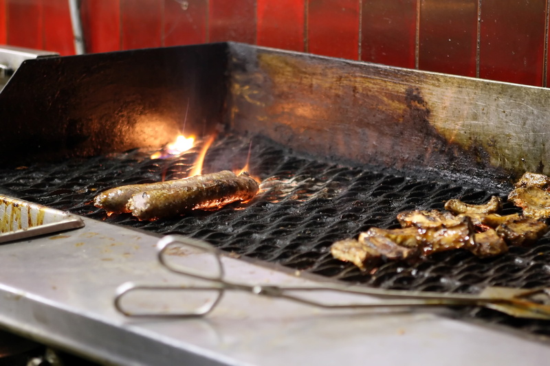 hotdog, nutrition, preparation, plates, red, fresh, abstract, sausage, barbecue grill, health, freshness, restaurant, diner, juicy, outdoors, grill, fat