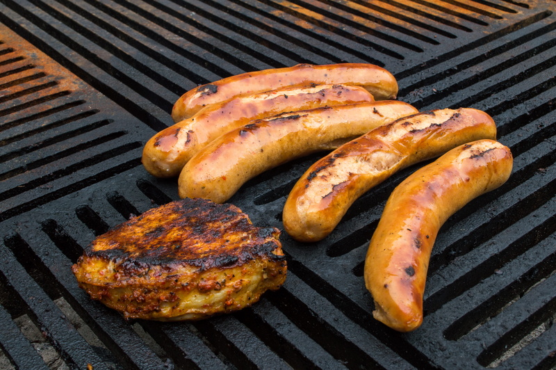 culinary, close-up, grilled, red meat, steak, barbecue, bread, ready-to-eat, high angle view, 5K, plant, no people, grill sausages, preparation, food