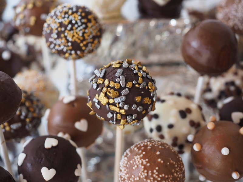 decoration, pastry, 4K, still life, sweet Food, baked, unhealthy Eating, freshness, table, close-up, candy, chocolate Truffle, coated, high angle view