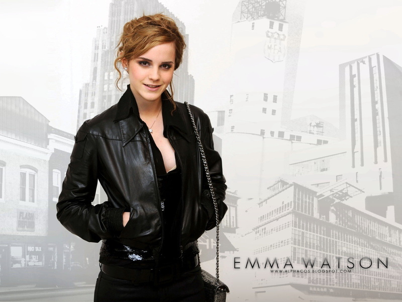 standing, portrait, looking at camera, smiling, clothing, real people, looking at viewer, confidence, leather, leather jackets, hairstyle, 720P, front view