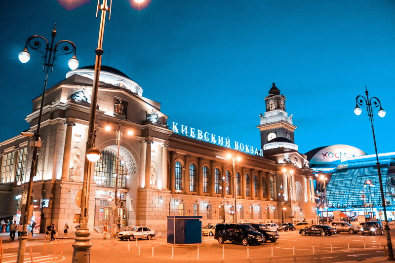 clock, building exterior, architecture, incidental people, sky, building, travel destinations, built structure, nature, 5K, station, space, street light
