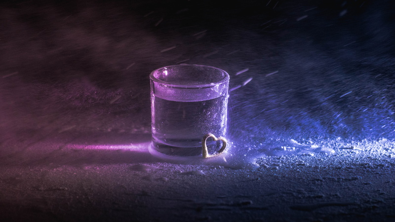 binge, water, dark, communication, love, nature, wedding, science, cold, 5K, food and drink, single object, purple, no people, alcohol, liquor, close-up