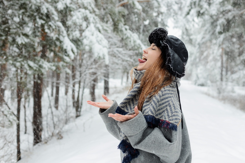 trees, scarf, young, smiling, coldly, winter, cheerful, young adult, man, young women, stroll, happiness, clothing, outdoors, real people, white, standing