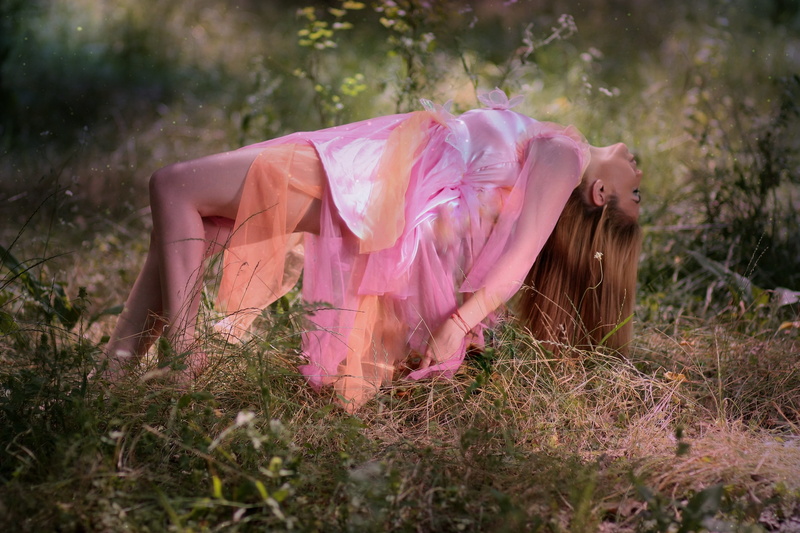 relaxation, beauty, landscape, girls, bending, wearing, field, fashion, dress, 4K, beautiful, pink color, plant, light, pink, selective focus, woman, clothing