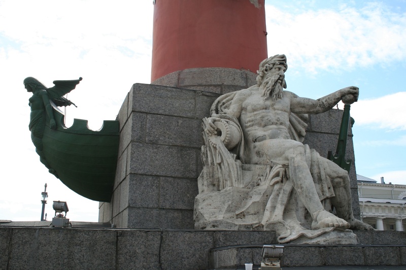 red, statue, built structure, architecture, 1080P, representation, sculpture, sky, creativity, rostral column, base, travel destinations, history, human representation