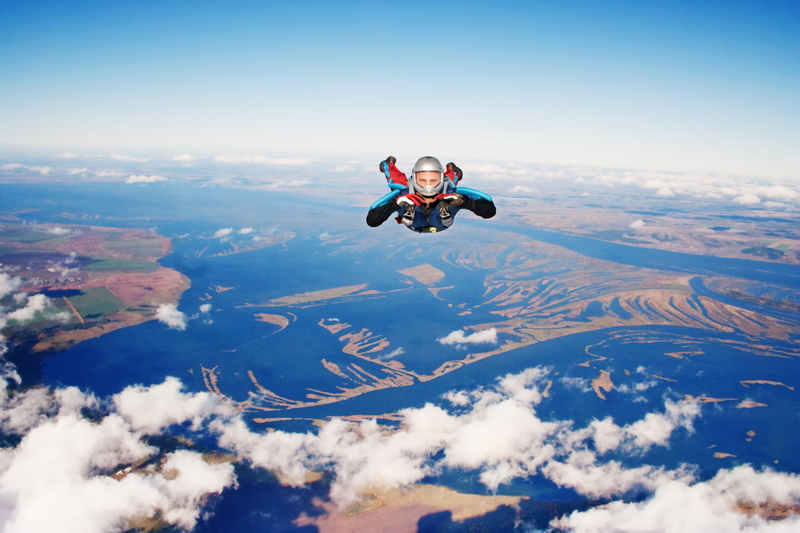 blue, sky, mid-air, pleasure, skill, parachutist, piloting, portrait, fly, hitting, up, leadership, ok, falling, extreme, people, parachute, nature, male