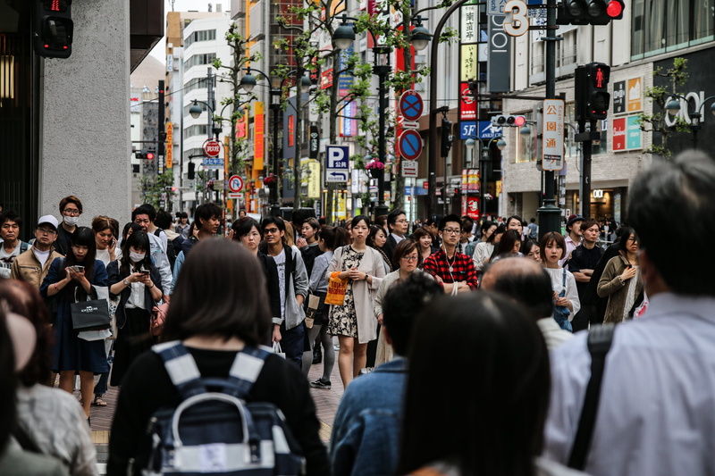 crowd, 5K, chuo, women, city street, adult, built structure, building exterior, architecture, city, street, ginza, tokyo, street crossing, walking, keep smiling