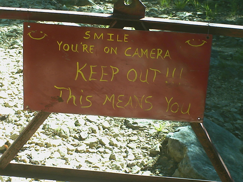 camera, sign, nature, 2K, mountains, picture, 3d and abstract, smile, fence, keep, woods, shawneeland