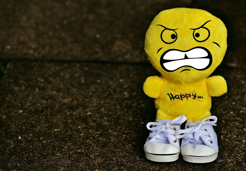 green, toddler, yellow, pair, cute, smiley, two objects, humor, anthropomorphic smiley face, happy, absence, wood - material, evil, sweet, anthropomorphic