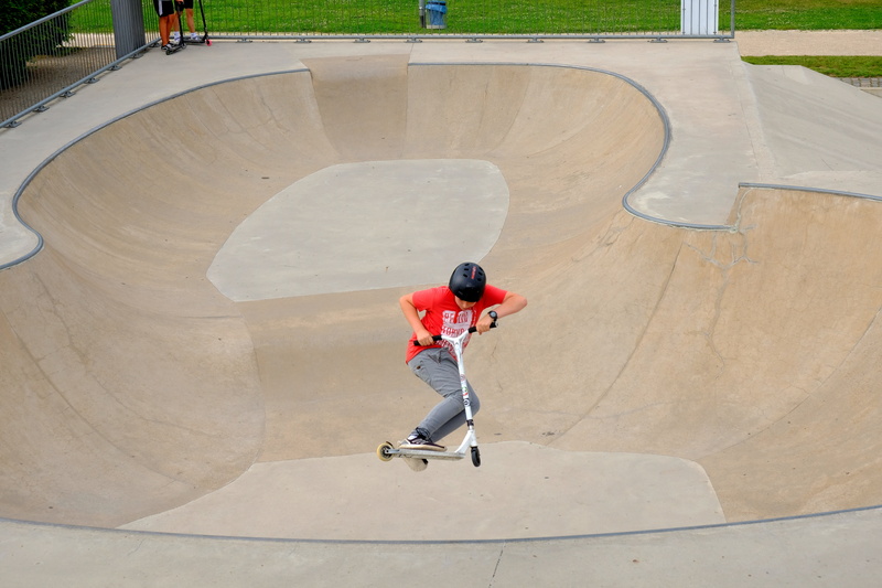child, recreational pursuit, skateboard, childhood, men, jumper, jump, concentration, lifestyles, drive, acrobatic, leisure activity, range of motion, sport
