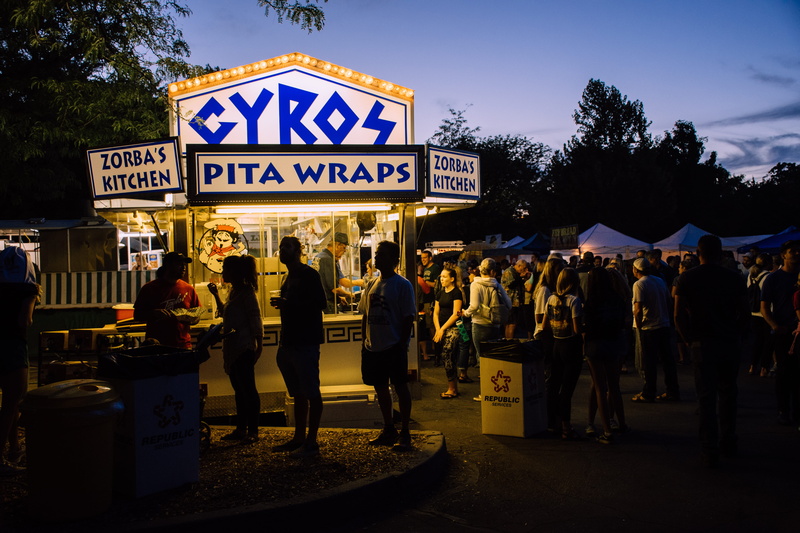 business, architecture, market, 5K, food, crowd, festival, evening, action, real people, group of people, communication, wraps, tree, city, gyros, line