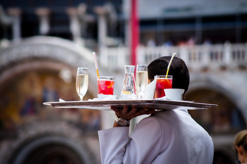 tray, food, alcohol, adult, waiter, freshness, day, business, holding, one person, drinking, beverages, occupation, outdoors, real people, serving, white
