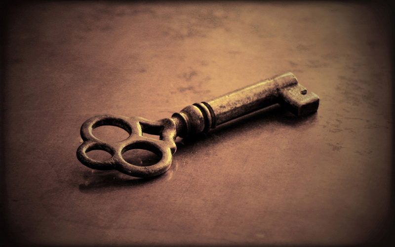 key, metal, 1080P, simplicity, obsolete, antique, no people, communication, single object, vignette, old, wood - material, safety, close-up, security