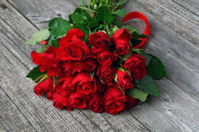 fragility, rose, plant part, high angle view, freshness, floral, leaf, wood - material, petal, romantic, close-up, valentines, plant, bouquet, flower head