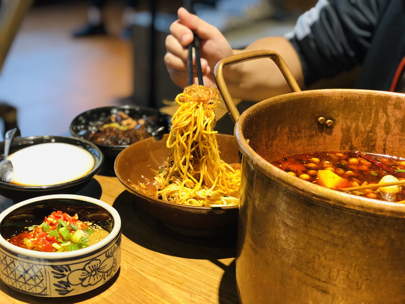 string, chinese food, hand, sentiment, food and drink, sichuan, restaurant, household equipment, 4K, kitchen utensil, real people, street food, human hand