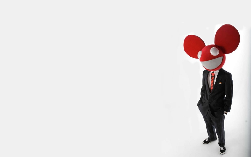 Man, business, white background, valentines day - holiday, balloon, Suit, heart shape, red, depression - sadness, one person, copy space, adult, well-dressed