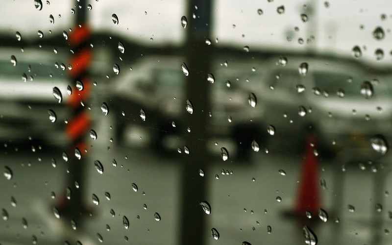 street, 2K, glass, water drops, depth of field, rain