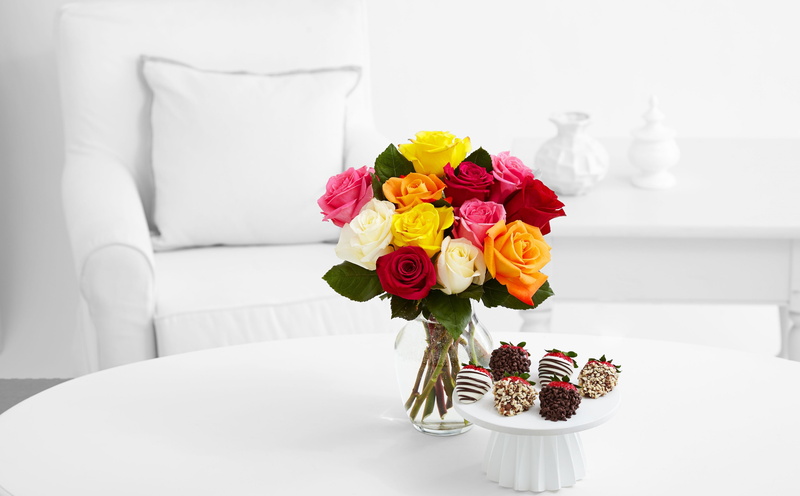 floral, Aero, Gift, White, nature, sharis, delicious, Berries, fragility, beauty in nature, Rose, flower, nuts, indoors, Colored, Colorful, decoration