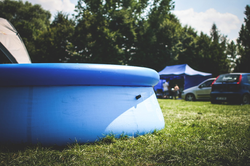 summer, sunlight, nature, motor vehicle, 4K, camping, swimming, Inflatable, Swimming Pool, plant, outdoors, white color, tree, green Color, car, blue