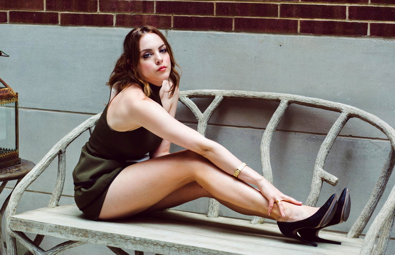 legs, sitting, Elizabeth Gillies, singer, 720P, women, blue eyes