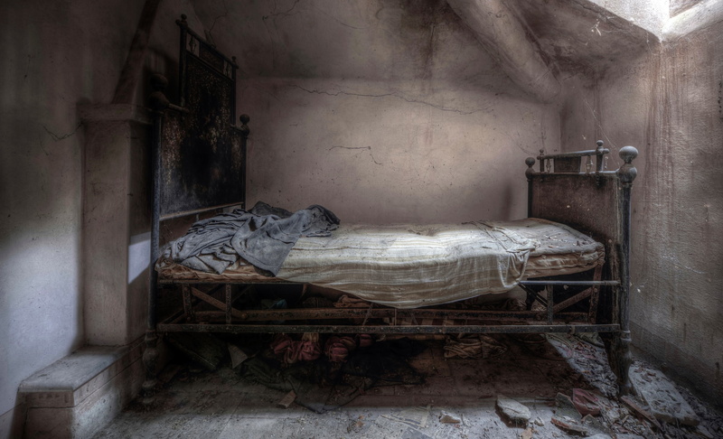 obsolete, destruction, messy, furniture, architecture, abandoned, home interior, history, bad condition, wall - building feature, 5K, decline, old, no people