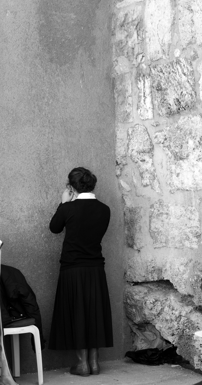 lifestyles, standing, indoors, full length, prey, wall - building feature, young women, rear view, day, adult, girl, one person, casual clothing, architecture