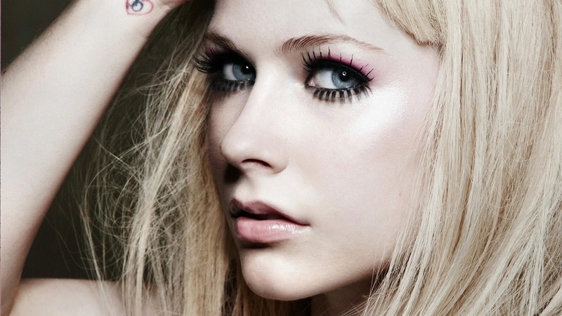 teenager, eyeshadow, Avril Lavigne, adult, make-up, young women, human lips, one person, fashion, long hair, portrait, human face, young adult, singer