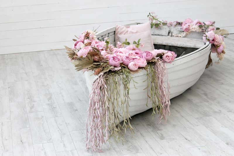 pink color, fragility, romanticism, flowering plant, basket, vulnerability, boat, flower head, plant, container, flower, 4K, ornament, bouquet, no people