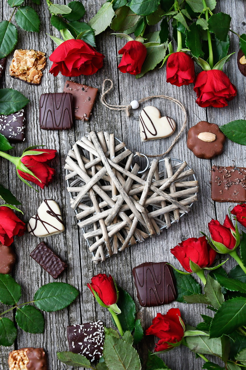flowers, valentines day, romanticism, gift, rose, red, bouquet, high angle view, romantic, freshness, leaves, no people, plant, still life, beautiful, sweet