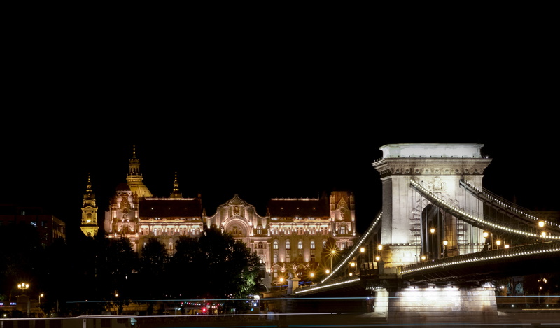 city, river, viaje, bridge, architecture, chain bridge, town, building exterior, 5K, illuminated, les plus belles photos, metropolis, bridge - man made structure