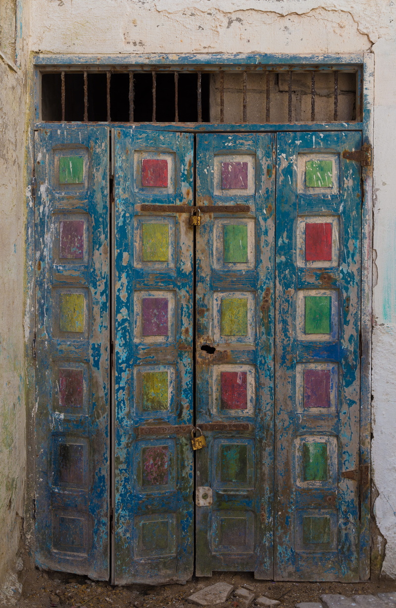 colour, viaje, building exterior, day, architecture, choice, travel photography, no people, chatoyants, fotos más bonitas, door, entrance, container, outdoors