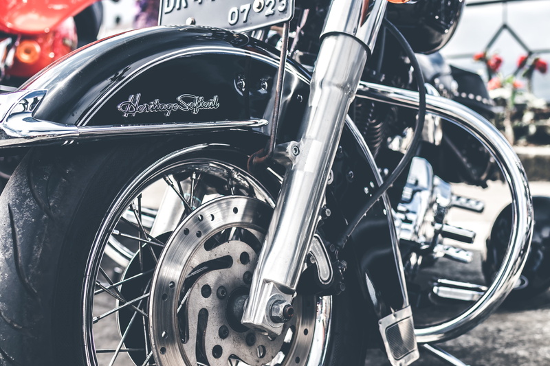 speed, bike, motorcycle, retro styled, transportation, glazed, drive, fast, land vehicle, metal, spoke, vehicle part, city, motor vehicle, equipment, tire