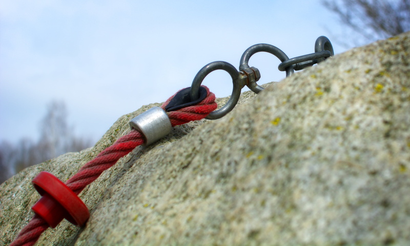 security, alloy, rope up, climbing rope, close-up, no people, anchoring, nature, outdoors, secure, selective focus, natural stones, safety, chain, metal