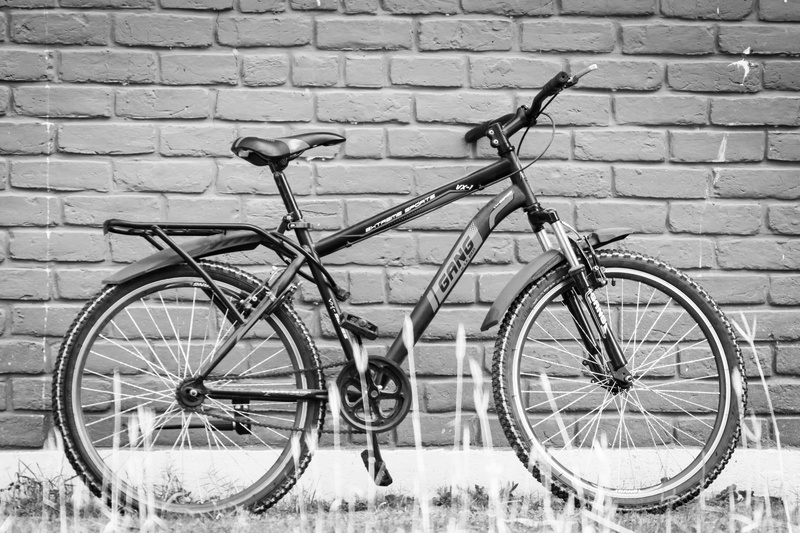 no people, 5K, built structure, bicycle, pedal, leaning, biker, wall, architecture, wheel, futness, transportation, action, cycle, spoke, black and white