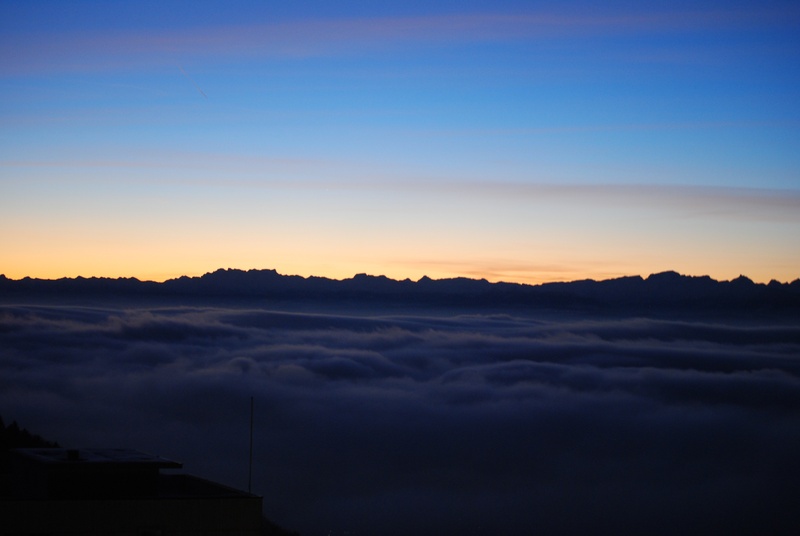 blue, cloud - sky, fog, 4K, orange color, mountain range, morning, tranquil scene, top chain, outdoors, sea of fog, sunset, idyllic, silhouette, tranquility