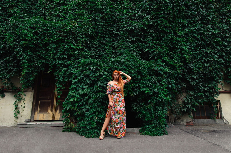 adult, day, arms raised, leisure activity, fashion, hedge, standing, full length, beautiful woman, 720P, tree, redhead, green color, high heels, women
