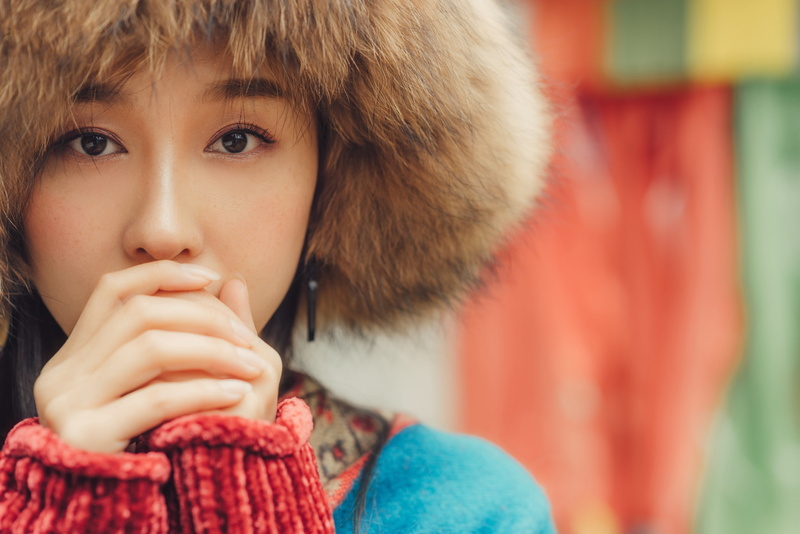 finger on lips, women, 1080P, model, face, woolly hat, Asian, portrait