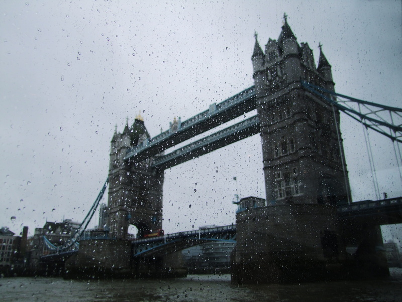 building exterior, outdoors, rainy season, rain, history, London, sky, no people, united, tower, transportation, built structure, bridge, nature, weather